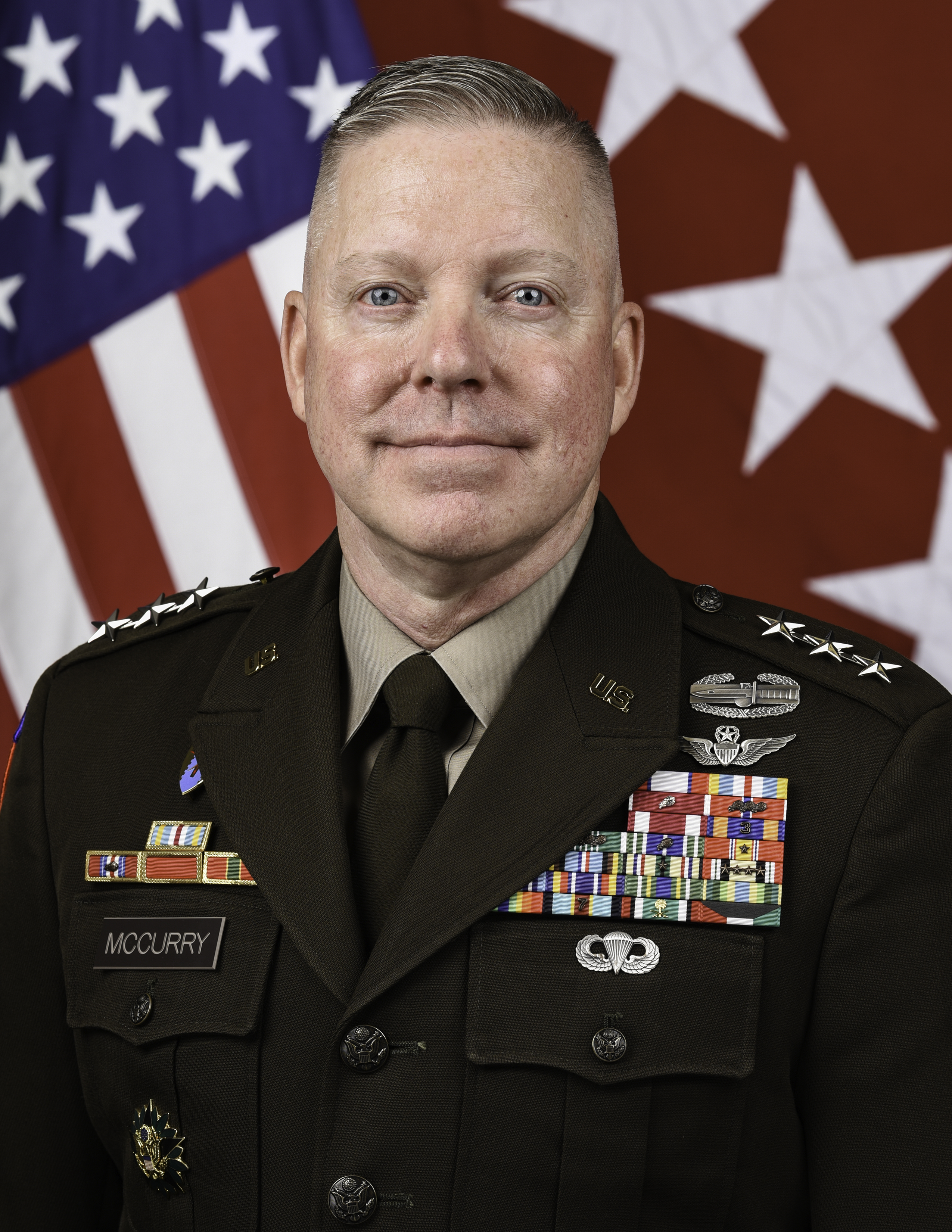 Photo of Lieutenant General Michael C. McCurry, Senior Commander Army Element
